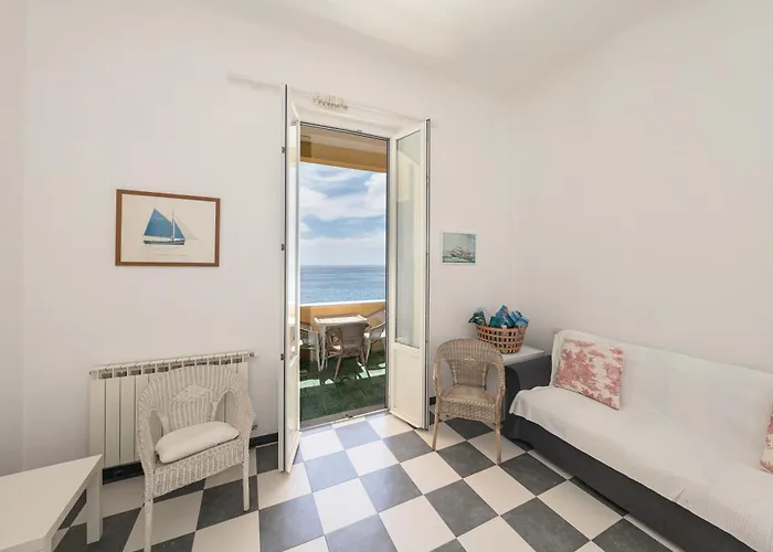 Bouganville House In The Center - Amazing Sea View مونتيروسّو ال ماري