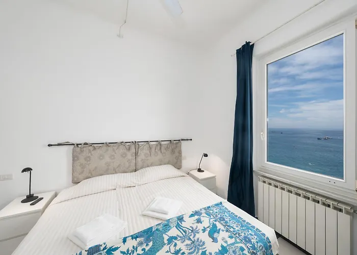 Bouganville House In The Center - Amazing Sea View شقة *